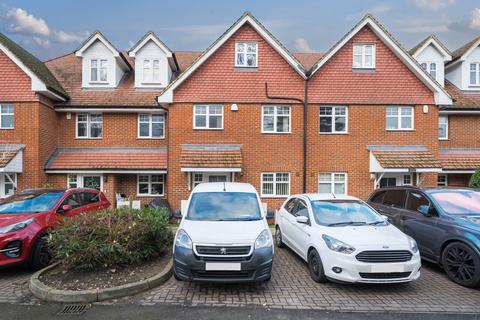 4 bedroom terraced house for sale, Loxley Close, Byfleet, KT14