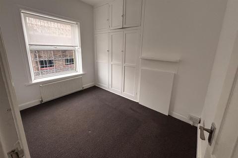 2 bedroom terraced house to rent, Thomas Street, Lindley, Huddersfield