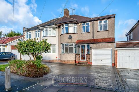 4 bedroom semi-detached house to rent, Braywood Road, Falconwood, SE9