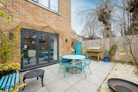 3 bedroom flat for sale, Harlesden Road, London, NW10