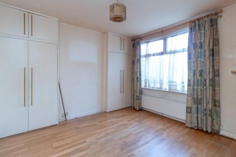 2 bedroom maisonette for sale, Brook Avenue, Edgware, HA8