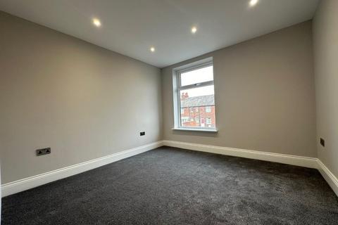 5 bedroom house to rent, Slaithwaite Road, Dewsbury