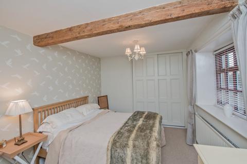 1048 Halifax Road, Scholes, Cleckheaton, BD19 6PE
