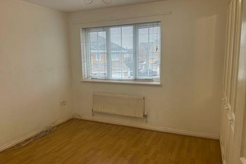 2 bedroom terraced house to rent, Blunden Drive, Slough SL3