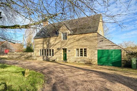 3 bedroom detached house to rent, Grange Lane