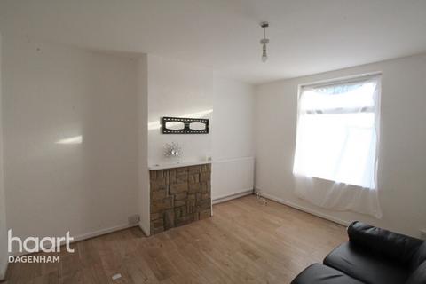 3 bedroom terraced house to rent, Oxlow Lane, DAGENHAM