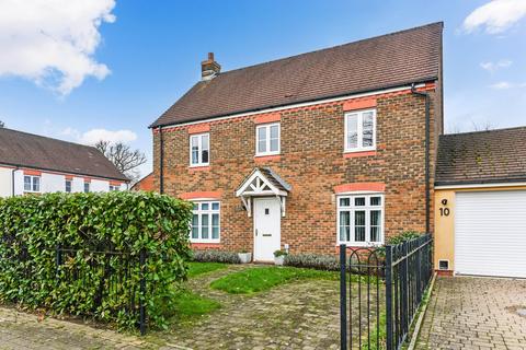 4 bedroom link detached house for sale, Barentin Way, Petersfield, Hampshire