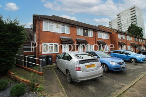 2 bedroom terraced house to rent, Wharfedale Luton LU4 9XS