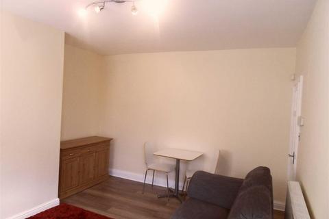 1 bedroom terraced house to rent, Farsley