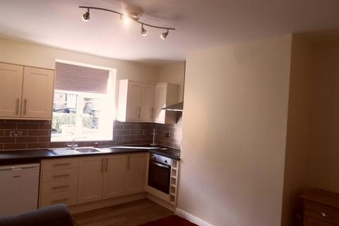 1 bedroom terraced house to rent, Farsley