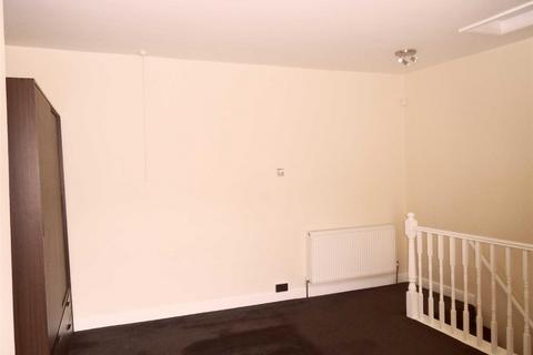 1 bedroom terraced house to rent, Farsley