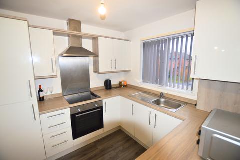 4 bedroom semi-detached house to rent, Well Close Rise, Leeds LS7