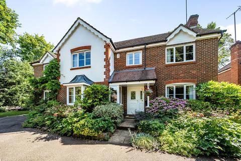 5 bedroom detached house for sale, Quarry Gardens, Leatherhead KT22