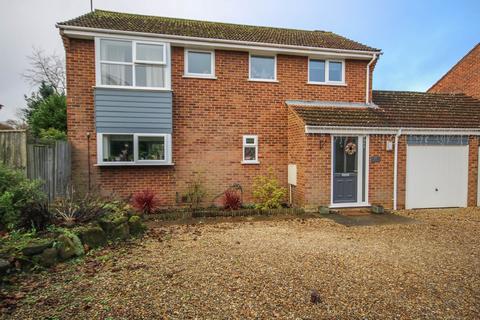 4 bedroom property for sale, Pingles Road, North Wootton, PE30