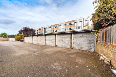 1 Winston Close, Romford, RM7 8LL