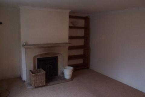 2 bedroom terraced house to rent, Baydon Road, Lambourn RG17