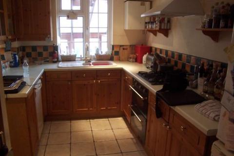 2 bedroom terraced house to rent, Baydon Road, Lambourn RG17