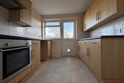 2 bedroom flat to rent, 65 Chandag Road, Keynsham, Bristol