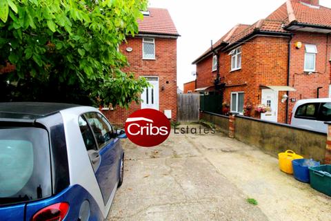 1 bedroom in a house share to rent, Morden, SM4