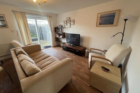 2 bedroom end of terrace house to rent, Kings Field, Seahouses