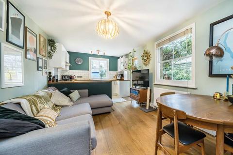 2 bedroom flat for sale, Tankerville Road, London SW16