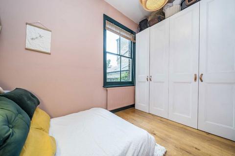 2 bedroom flat for sale, Tankerville Road, London SW16