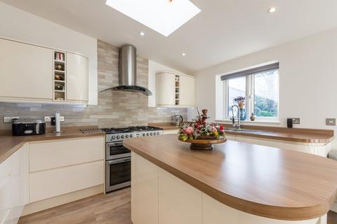 4 bedroom semi-detached house for sale, Chelsfield Lane, Orpington, BR5