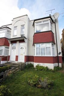 2 bedroom flat to rent, Primrose Road, London E18