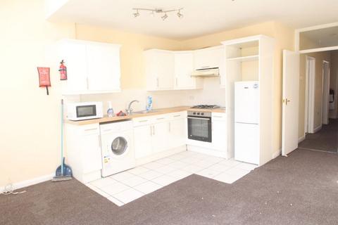 2 bedroom flat to rent, Abbey Road Newbury Park