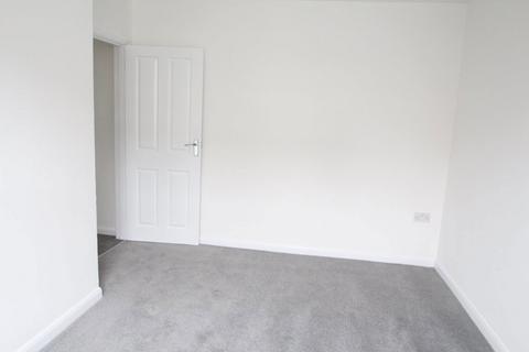 2 bedroom flat to rent, Abbey Road Newbury Park