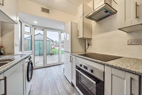 3 bedroom semi-detached house to rent, Stanway Road,  Headington,  OX3