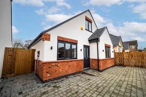3 bedroom detached house for sale - Johns Avenue, Loughborough LE12