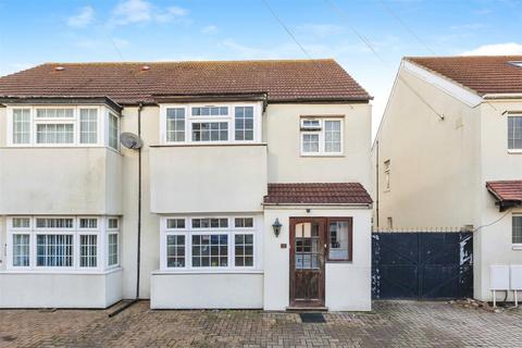 3 bedroom semi-detached house for sale, Lake Avenue, Slough