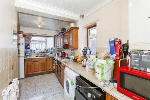 3 bedroom semi-detached house for sale, Lake Avenue, Slough