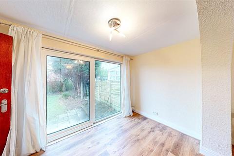 3 bedroom semi-detached house to rent, Tyndall Avenue, Moston M40