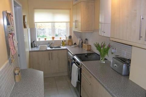 2 bedroom terraced house to rent, Woodger Close, Guildford GU4