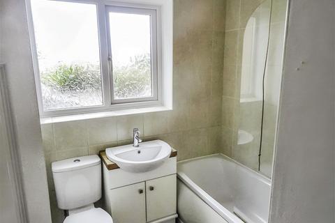 68 Beverley Avenue, Nuneaton, CV10 9QG