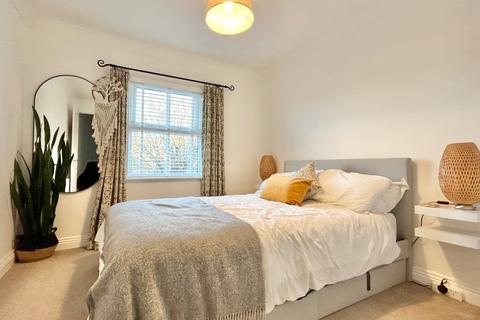 42 Alexandra Road, Basingstoke, RG21 7RQ