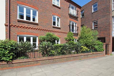 2 bedroom retirement property for sale, Deanery Close, Chichester, PO19