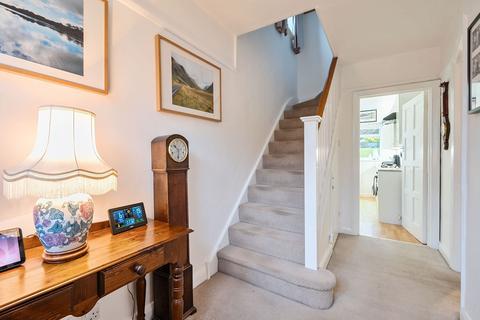 47 The Vale, Coulsdon, CR5 2AU
