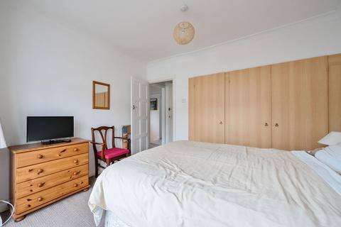 47 The Vale, Coulsdon, CR5 2AU