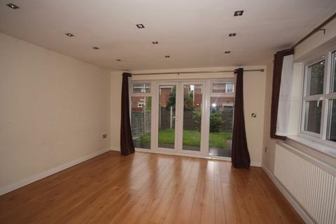 3 bedroom semi-detached house to rent, Gadwall Close, Manchester M28