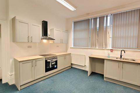 4 bedroom house of multiple occupation to rent, West Sunniside (Bills Inclusive), Sunderland SR1