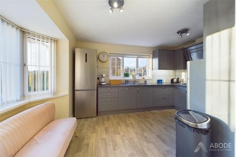 4 bedroom detached house for sale, Thorpe Close, Burton-On-Trent DE15