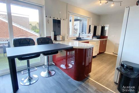 37 Arley Drive, Shaw, Oldham, OL2 8DY