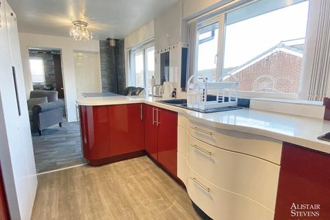 37 Arley Drive, Shaw, Oldham, OL2 8DY
