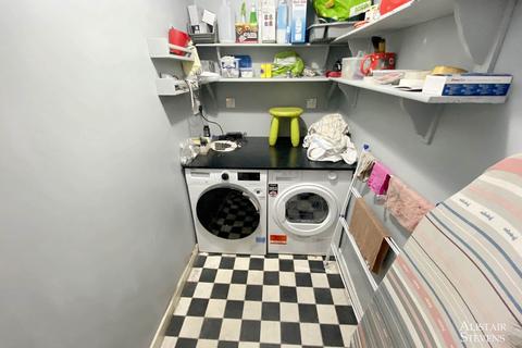 37 Arley Drive, Shaw, Oldham, OL2 8DY