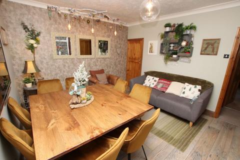 16 Bridge Street, Penistone, Sheffield, S36 6AJ