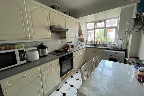 1 bedroom in a house share to rent, Park Lane, Wembley, HA9