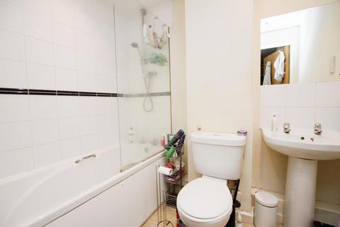 2 bedroom flat to rent, Waterloo Road, Bristol BS2